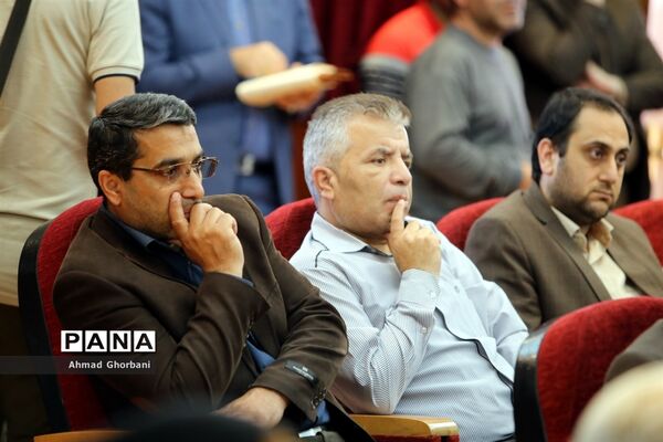 اهدای کمک‌های ستاد اجرایی فرمان امام به مناطق سیل‌زده مازندران