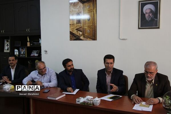 جلسه هماهنگی ساماندهی و نظارت بر پوشاک دانش‌آموزی و سرویس مدارس خراسان رضوی