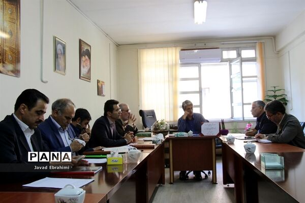 جلسه هماهنگی ساماندهی و نظارت بر پوشاک دانش‌آموزی و سرویس مدارس خراسان رضوی