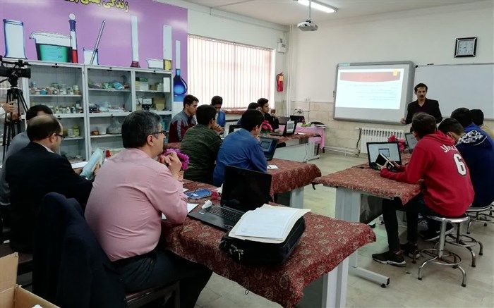 مرحله استانی پانزدهمین دوره جشنواره الگوهای تدریس برتر متوسطه نظری در استان برگزار شد