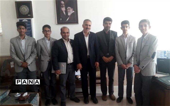 گرامیداشت هفته معلم در آموزش و پرورش میبد