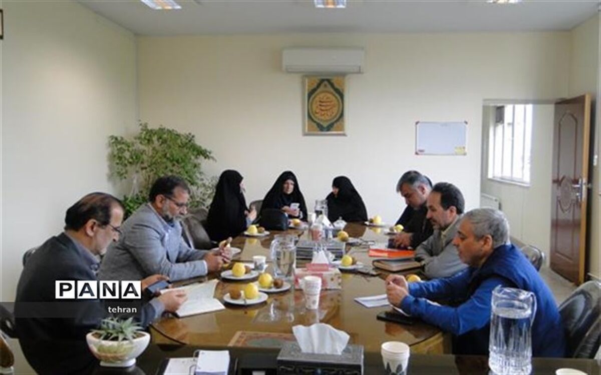مدیر آموزش و پرورش منطقه 15: هدیه هفته معلم در جهت حمایت از تولیدات داخلی در قالب کالا اهدا شود