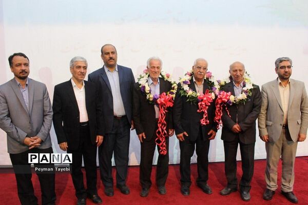سی و پنجمین برنامه بزرگداشت مقام معلم در شهرستان سمنان