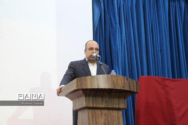 سی و پنجمین برنامه بزرگداشت مقام معلم در شهرستان سمنان