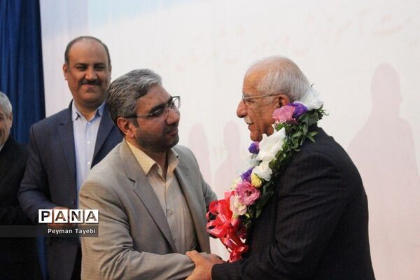 سی و پنجمین برنامه بزرگداشت مقام معلم در شهرستان سمنان