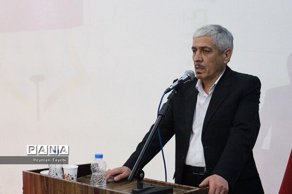 سی و پنجمین برنامه بزرگداشت مقام معلم در شهرستان سمنان