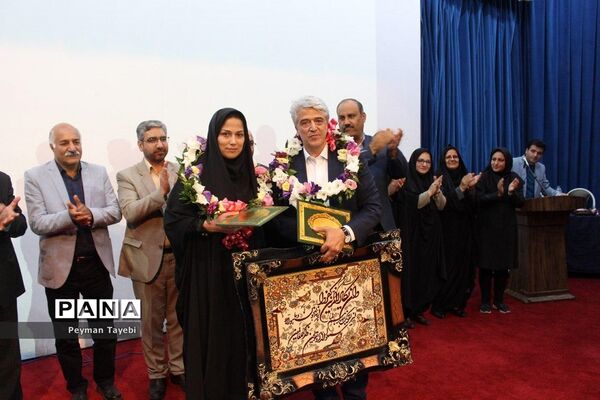 سی و پنجمین برنامه بزرگداشت مقام معلم در شهرستان سمنان