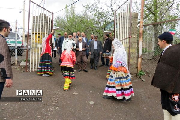 آیین کلنگ‌زنی دبستان مشارکتی داریوش کمالی در روستای یازن رامسر