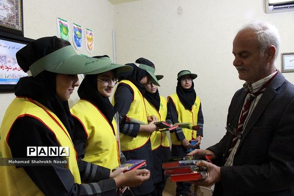 بازدید مربیان و پیشتازان ناحیه 2 اهواز از سازمان دانش‌آموزی خوزستان