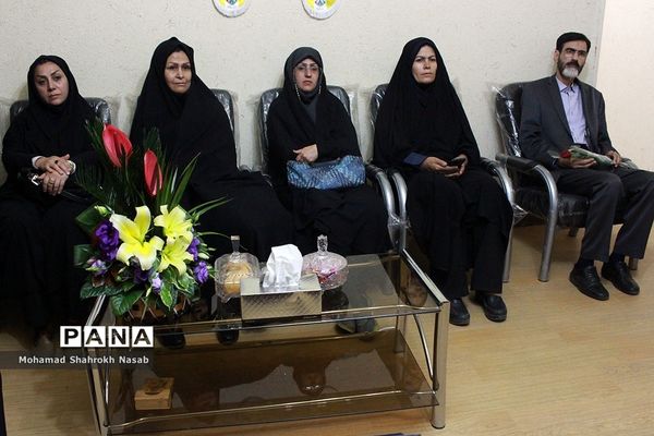 بازدید مربیان و پیشتازان ناحیه 2 اهواز از سازمان دانش‌آموزی خوزستان