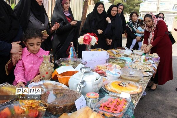 جشنواره سفیران سلامت در دبستان بعثت سمنان