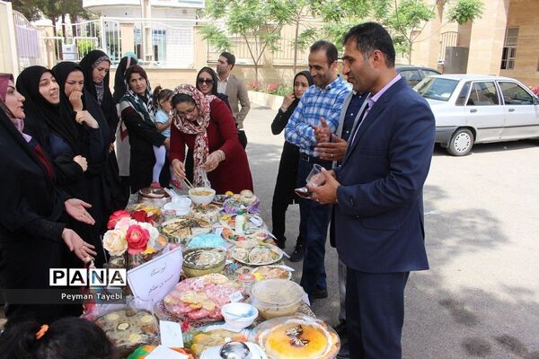 جشنواره سفیران سلامت در دبستان بعثت سمنان