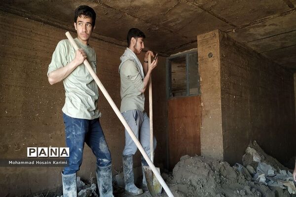 سیل مهربانی امام حسنی ها همراه با دانشجویان فرهنگیان سمنان در لرستان