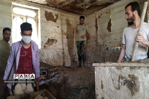 سیل مهربانی امام حسنی ها همراه با دانشجویان فرهنگیان سمنان در لرستان