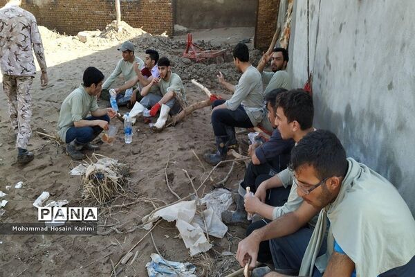 سیل مهربانی امام حسنی ها همراه با دانشجویان فرهنگیان سمنان در لرستان