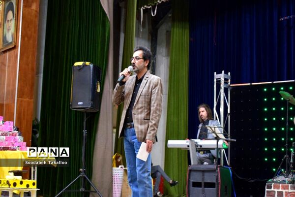 جشن دانش‌آموختگی دبستان شاهد دخترانه 2 شهرستان ملایر