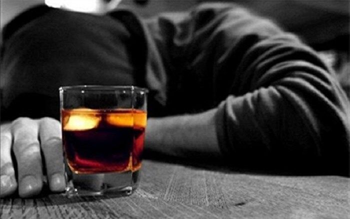 بدرشکوهی: متاسفانه در سال های گذشته  به موضوع مقابله با مصرف مشروبات الکلی توجهی نشده است