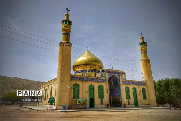 طبیعت امام زاده میر ابول(ع)  لارستان،  در انحصار زباله ها