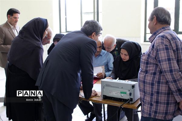 همایش تجلیل از رانندگان برتر  و عوامل اجرایی سرویس مدارس شهر شیراز