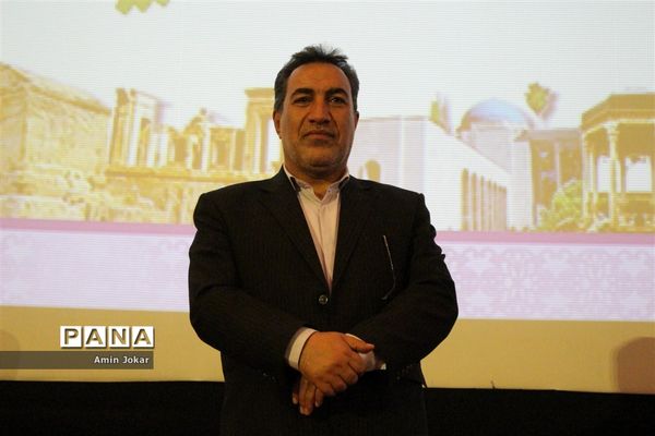 همایش تجلیل از رانندگان برتر  و عوامل اجرایی سرویس مدارس شهر شیراز