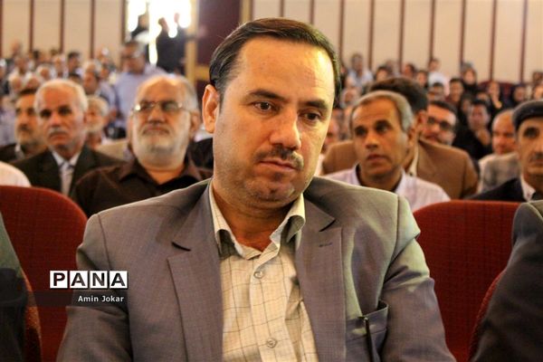 همایش تجلیل از رانندگان برتر  و عوامل اجرایی سرویس مدارس شهر شیراز