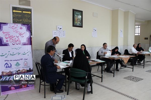 همایش تجلیل از رانندگان برتر  و عوامل اجرایی سرویس مدارس شهر شیراز