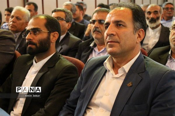 همایش تجلیل از رانندگان برتر  و عوامل اجرایی سرویس مدارس شهر شیراز