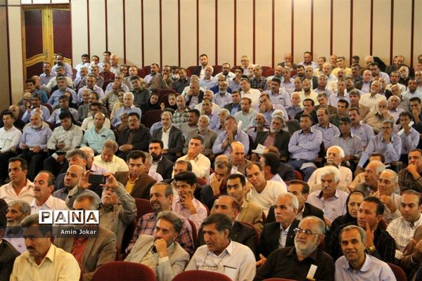 همایش تجلیل از رانندگان برتر  و عوامل اجرایی سرویس مدارس شهر شیراز