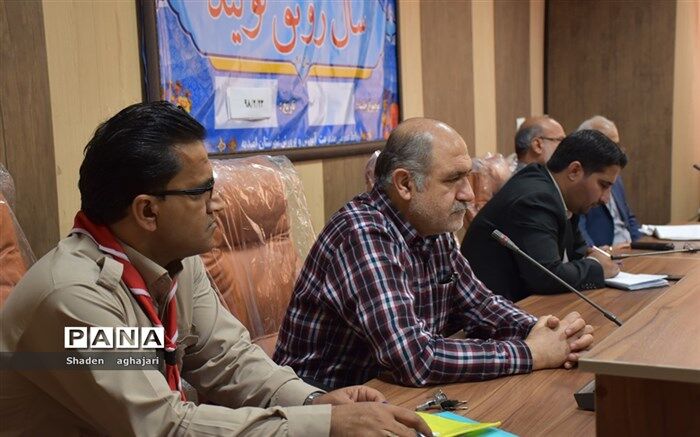 برگزاری نخستین نشست مشترک هم اندیشی سازمان دانش آموزی با کار گروه اجرایی پوشاک مدارس  در امیدیه