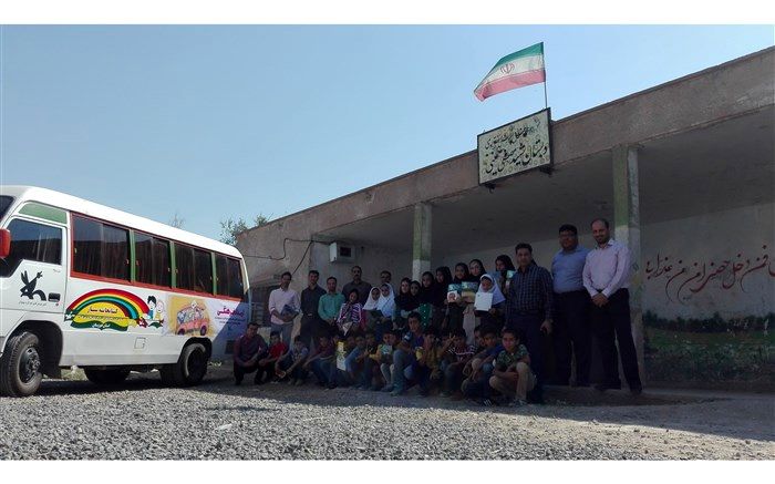 پیک امید کتابخانه سیار کانون خوزستان در روستای سید شریف شهرستان باوی
