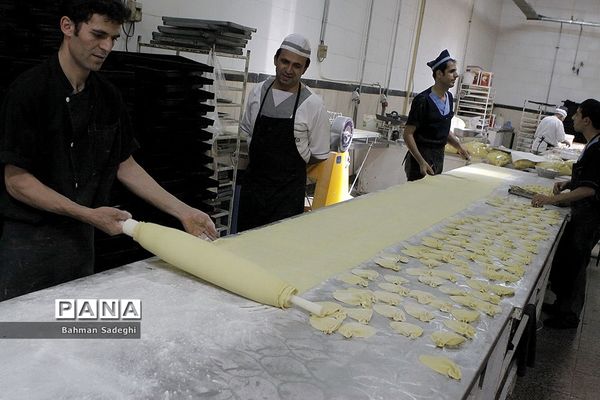 کارگاه پخت زولبیا و بامیه