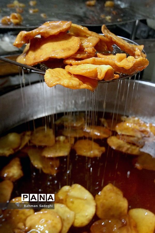 کارگاه پخت زولبیا و بامیه