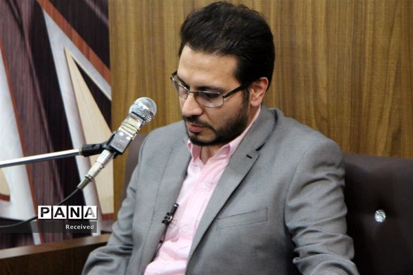 محفل دانش‌آموزی انس با قرآن در سیمرغ