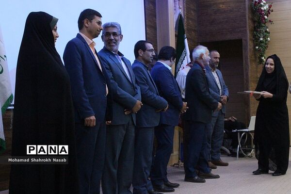 آیین سپاس مربی در ناحیه 3 اهواز