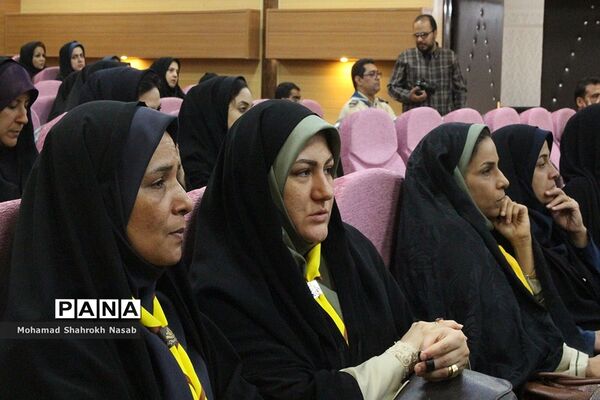 آیین سپاس مربی در ناحیه 3 اهواز