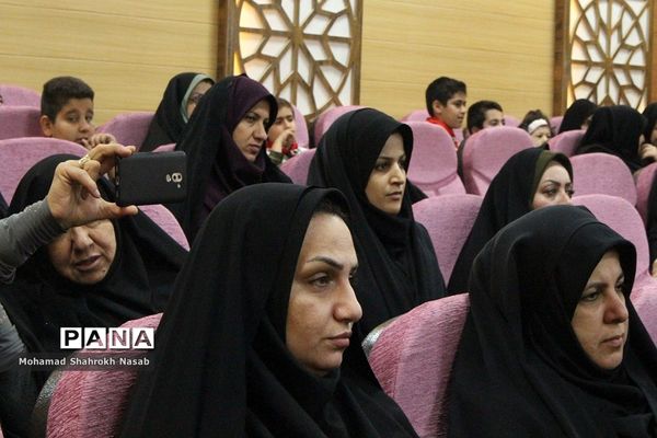 آیین سپاس مربی در ناحیه 3 اهواز