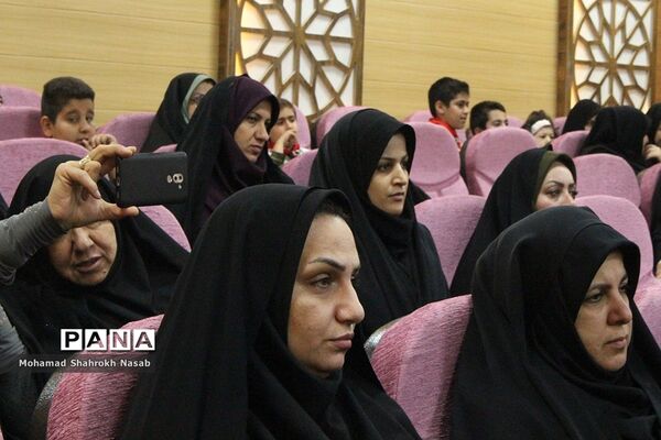 آیین سپاس مربی در ناحیه 3 اهواز
