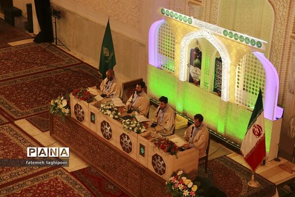 مراسم جزء خوانی قرآن کریم در حرم مطهر شاهچراغ (ع)