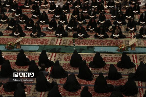 مراسم جزء خوانی قرآن کریم در حرم مطهر شاهچراغ (ع)