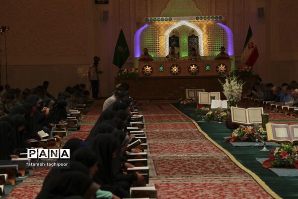 مراسم جزء خوانی قرآن کریم در حرم مطهر شاهچراغ (ع)