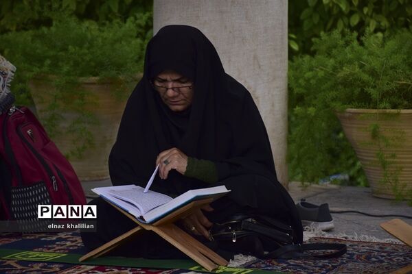 حال و هوای آرامگاه حافظ در ماه  مبارک رمضان