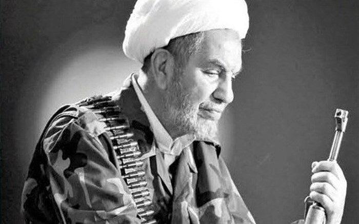 مسئولان فرهنگی نسل حاضر را با مجاهدت های مرحوم حجت الاسلام حسنی آشنا کنند