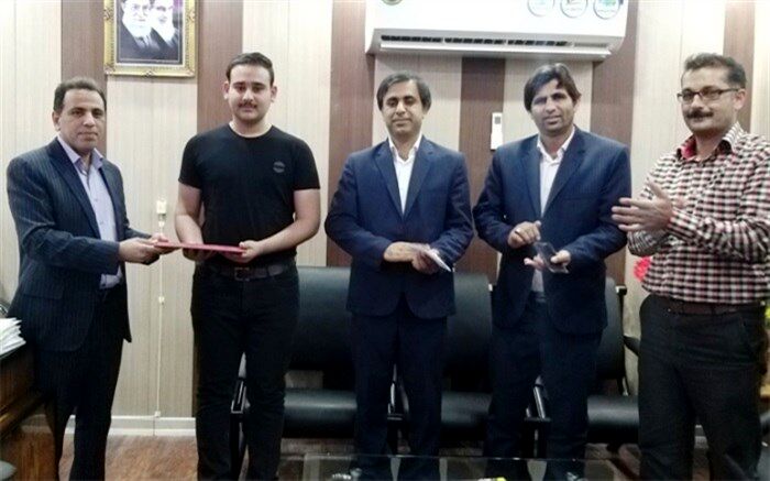 دانش آموز نخبه جمی تجلیل شد