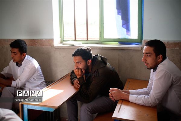 آماده سازی دانش آموزان پایه دوازدهم چهاردانگه  برای کنکور سراسری ۹۸