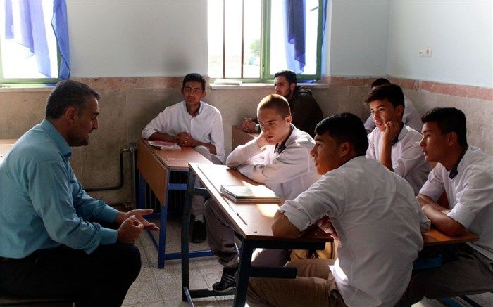 آماده سازی دانش‌آموزان پایه دوازدهم چهاردانگه برای کنکور سراسری ۹۸