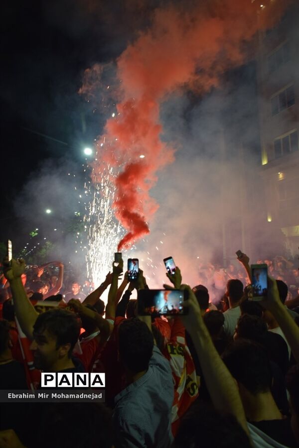 شادی پرسپولیسی‌های بابل برای  قهرمانی در لیگ برتر