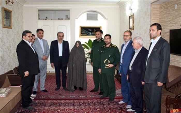 دیدار مدیر کل آموزش و پرورش استان زنجان با خانواده های گرانقدر شهیدان حمدی و ارشادی