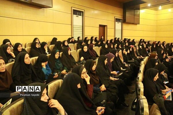 آئین تجلیل از معلمان نمونه استان سمنان-۱