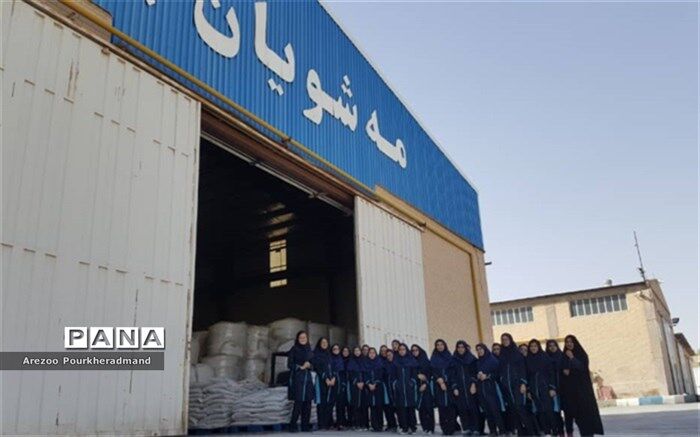 بازدید علمی دانش آموزان دبیرستان فرزانگان دوره اول