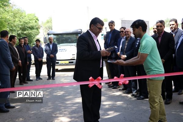 مراسم توزیع اقلام ویژه مدارس حاشیه شهر در قالب کاروان امید